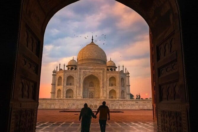 10 Days Private Golden Triangle Tour with Amritsar and Rishikesh - Delhi: Qutub Minar, Mughal monuments, and Old Delhi markets