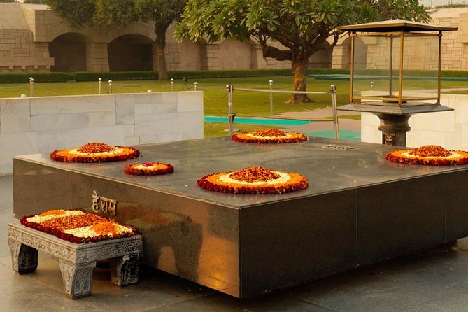 2 Days Private Delhi Tour with Best Cooking Class - Day 1 photo power: Raj Ghat, India Gate, Rashtrapati Bhawan, Birla Mandir