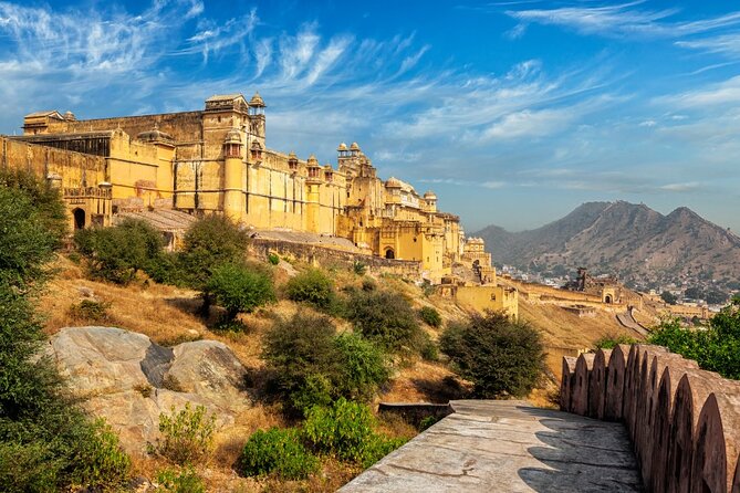 2 Days Private Golden Triangle Tour to Agra and Jaipur From Delhi - Jaigarh Fort: the fort with views and scale