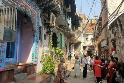 3-4 Hour Old Delhi Heritage Walk Tour with Tuk Tuk Ride Wherever Required - Chandni Chowk and the paratha lane: markets as a living map