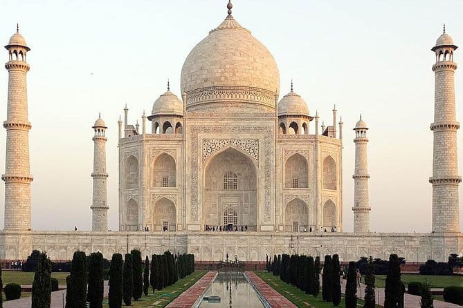 3-Day Golden Triangle Luxury Tour from Delhi to Agra and Jaipur - Timing notes that can change your route: Friday and Monday closures