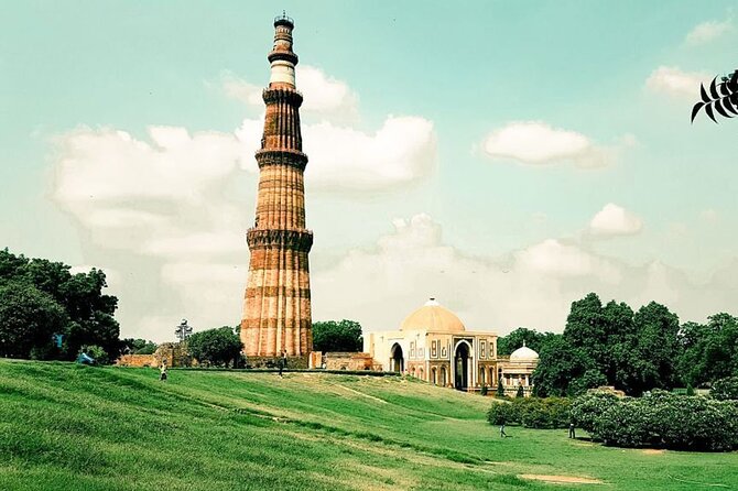 3 Days Luxury Golden Triangle Tour - Day 1 in Delhi: Old Delhi sights plus Mughal masterpieces, then onward to Agra