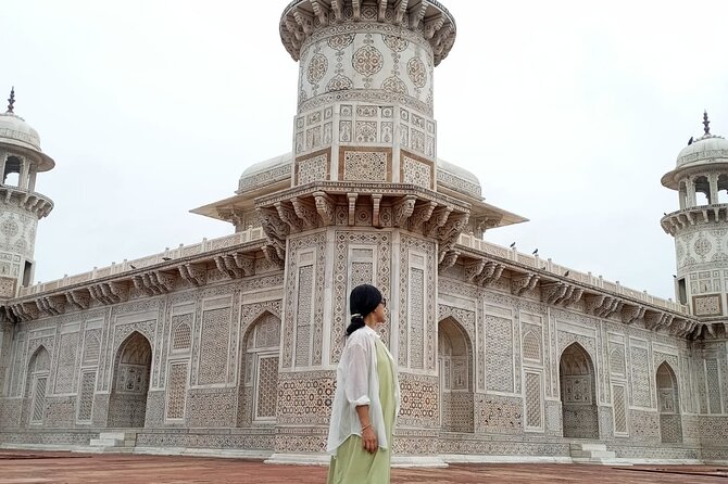 3 Days Private Luxury Golden Triangle Tour in Delhi, Agra, Jaipur - Fatehpur Sikri on the Way to Jaipur: A Short Stop with Big Context