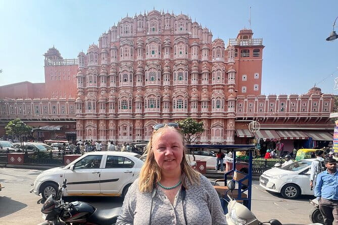 4 Days Luxury Golden Triangle Tour to Agra and Jaipur From Delhi - Delhi in one day: from Qutub Minar to Jama Masjid