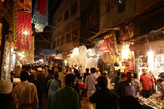 4-Hour Old Delhi Evening Walking Tour with Local Dinner & Guide - Chandni Chowk after dark: where shopping becomes a sensory map