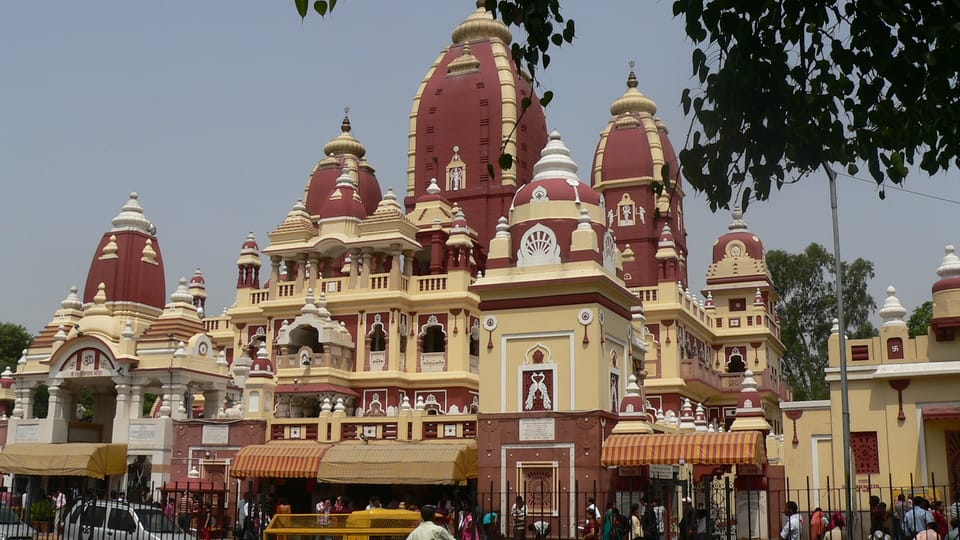 5-Hour Half-Day Delhi Temple Tour with Pick-Up & Drop-Off - The lunch gap and a shopping/free time window