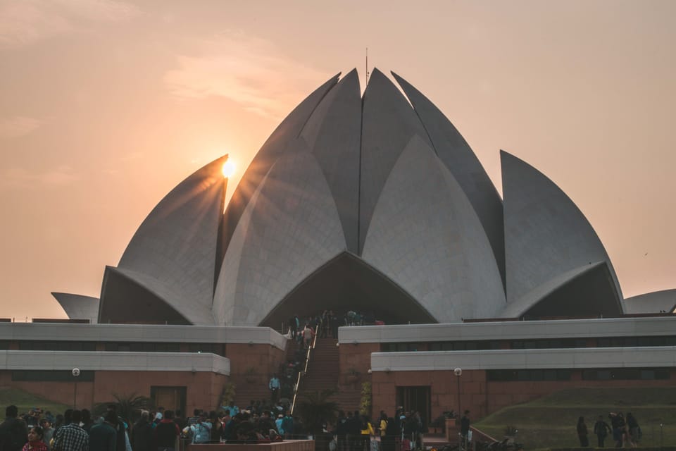 5-Hour Half-Day Delhi Temple Tour with Pick-Up & Drop-Off - A 5-hour temple circuit across Hindu, Sikh, Bahá’í and Krishna worship