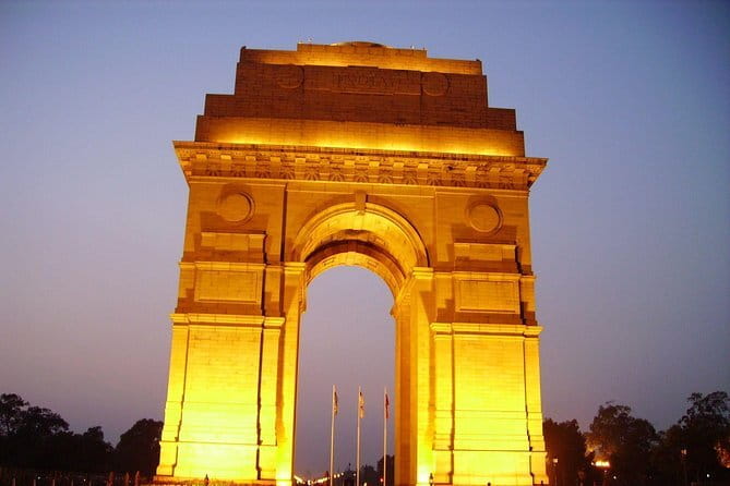 6-Day Private Tour of Delhi, Agra, Jaipur, and Pushkar from Delhi - Day 1 in Delhi: India Gate to Old Delhi markets to Akshardham and Humayun’s Tomb
