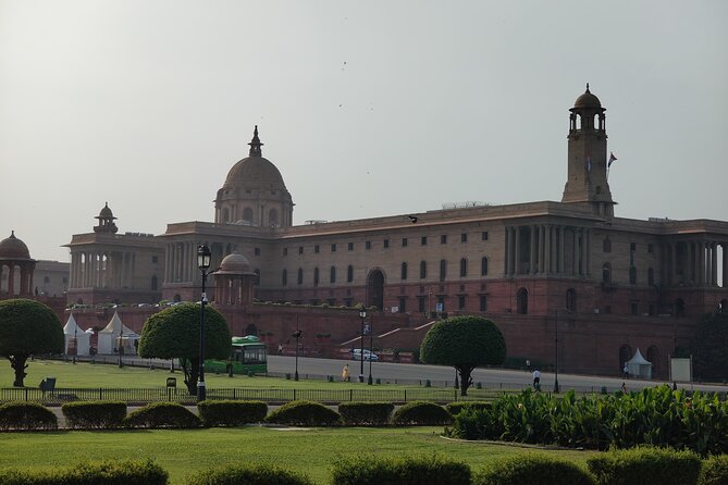 6-Day Private Tour of Delhi, Agra, Jaipur, and Varanasi from Delhi - Day 5 in Varanasi: ghats, temples, BHU, and the Ganga Aarti at Dasaswamedh