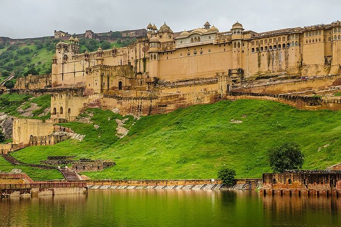 7 Day Golden Triangle Tour with Ranthambore Tiger Tour - Sunrise Taj Mahal and Fatehpur Sikri to Ranthambore