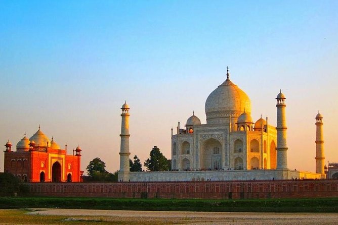 7-Day Golden Triangle & Varanasi Tour from Delhi with Guide - Day 2 in Jaipur: Amber Fort up close, then a lake-palace pause at Jal Mahal