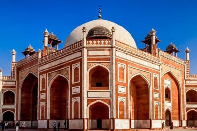 7-Day Golden Triangle & Varanasi Tour from Delhi with Guide - Day 1: Delhi airport pickup, then Jaipur’s Pink City orientation