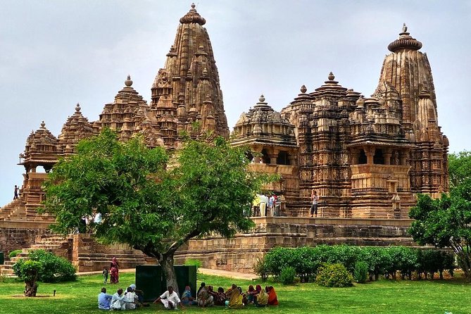 9 - Days Private Golden Triangle Tour with Khajuraho & Varanasi - A 9-Day Route That Combines Golden Triangle, Khajuraho, and Varanasi