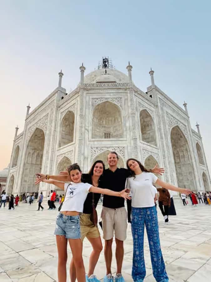 Agra: Taj Mahal Guided Tour with Fast Track Entry - Fast-Track Taj Entry: What Skipping Lines Really Buys You