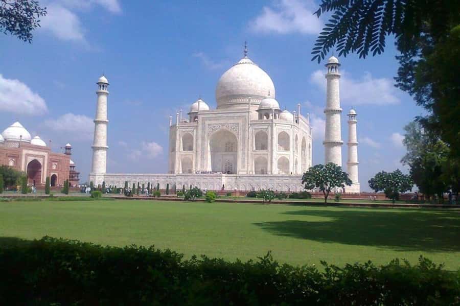 Agra: Taj Mahal Guided Tour with Fast Track Entry - Price and Value Around $3.17 Per Person