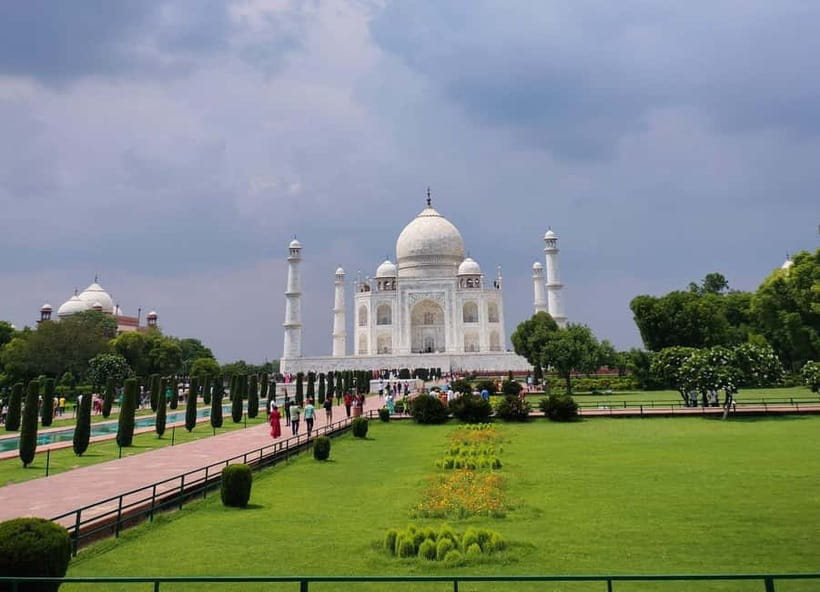 Agra: Taj Mahal Guided Tour with Photography & Rental Saree - Key things I’d watch for before you go