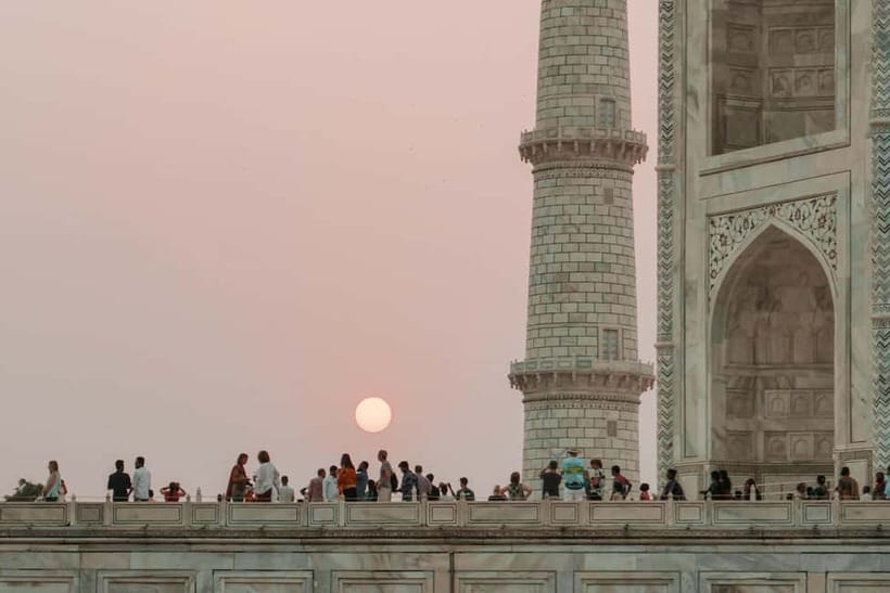 Agra: Taj Mahal Guided Tour with Photography & Rental Saree - Should You Book This Tour?