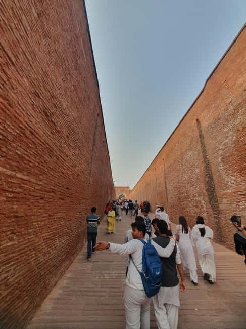 Agra: Taj Mahal Vip tickets with Professional Photographer - Price vs. Value: Is $7 a Good Deal?