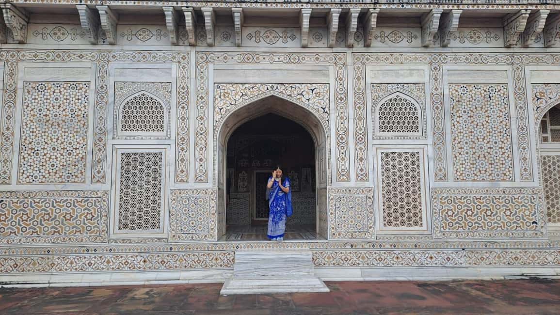 All-Inclusive Sunrise Taj Mahal, Agra Fort & Baby Taj Tour - Lunch in Agra and the Drive Back to Delhi