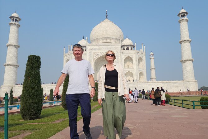 All Inclusive Taj Mahal, Agra Fort, Baby Taj Car with Local Guide - Agra lunch stop: local food in a short, guided break