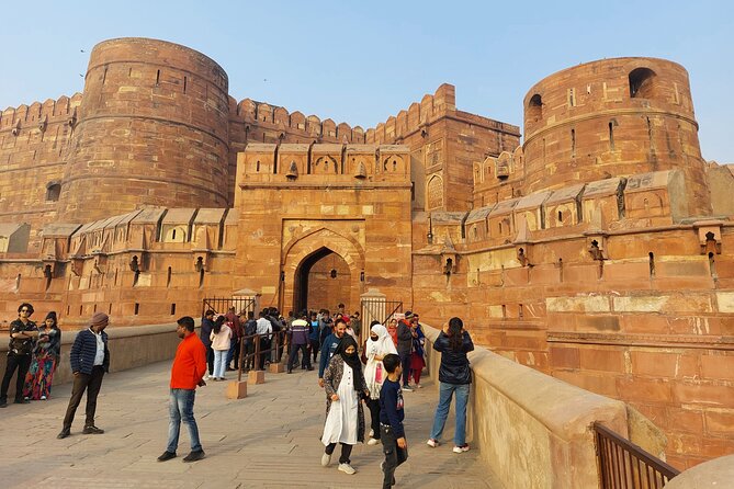 All Inclusive Taj Mahal Private Tour by Car from Delhi - Car comfort, group size, and bottled-water details that matter
