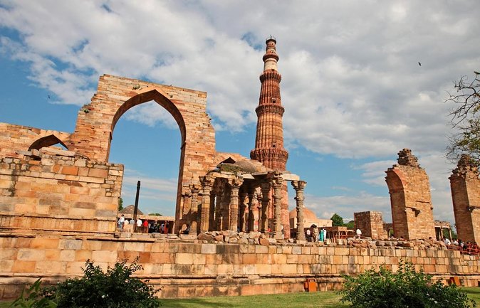 Audio Guided Walking Tour of Qutub Minar & Mehrauli, Delhi - Quick logistics: time, tickets, and where you start/finish