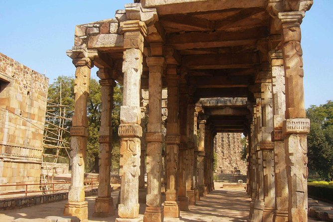 Audio Guided Walking Tour of Qutub Minar & Mehrauli, Delhi - Entering the Qutub Minar complex: your walk, in story order