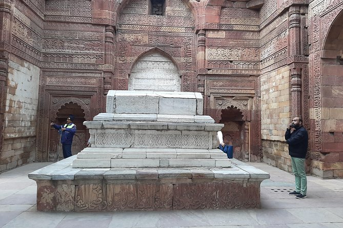 Audio Guided Walking Tour of Qutub Minar & Mehrauli, Delhi - Price and value: what $5.34 buys you here