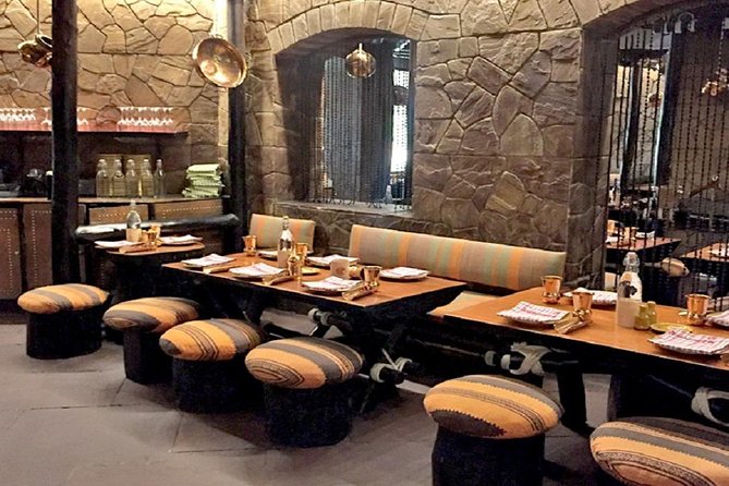 Bukhara: a Unique Indian Food Experience at ITC Maurya - ITC Maurya at night: luxury comfort before the food show