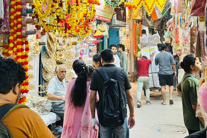 Customized Half Day and Full Day Delhi Shopping, Street Food Tour - Dariba Kalan: Pearls, Old Streets, and a Fast Culture Lesson