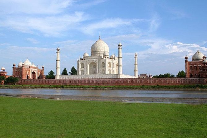 Day Trip to The Taj Mahal, Agra with Mathura & Vrindavan from Delhi - Lunch timing in an AC restaurant: plan around extra costs