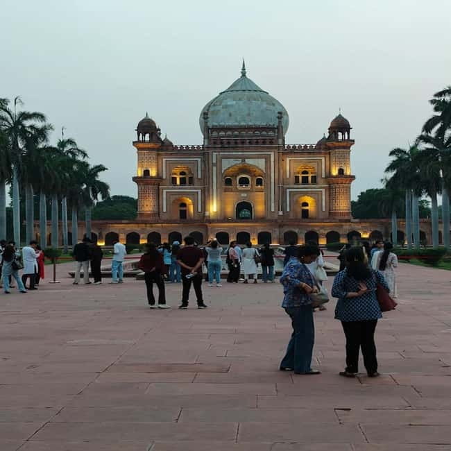 Delhi: Akshardham Temple, India Gate & Safdarjung Night Tour - Quick hits: Akshardham, Safdarjung Tomb, and India Gate at night