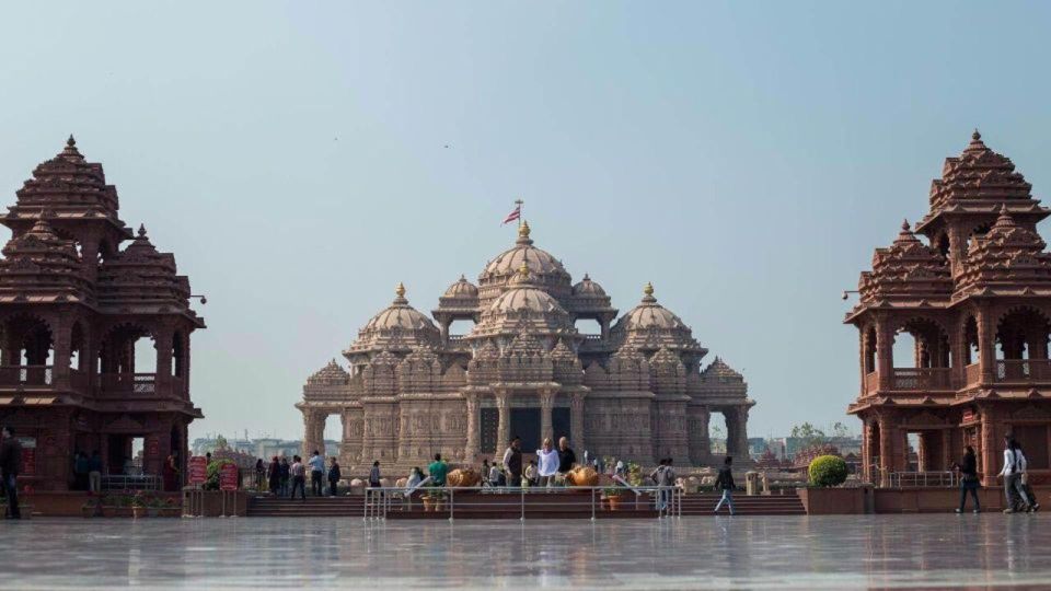 Delhi: Akshardham Temple, India Gate & Safdarjung Night Tour - Delhi in four hours: a practical night plan