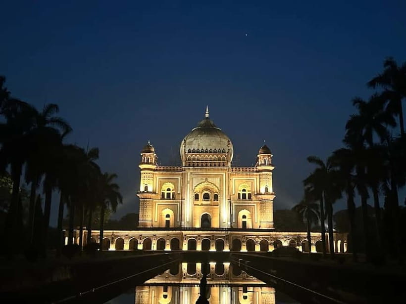 Delhi: Akshardham Temple, India Gate & Safdarjung Night Tour - India Gate at night: what the lights mean