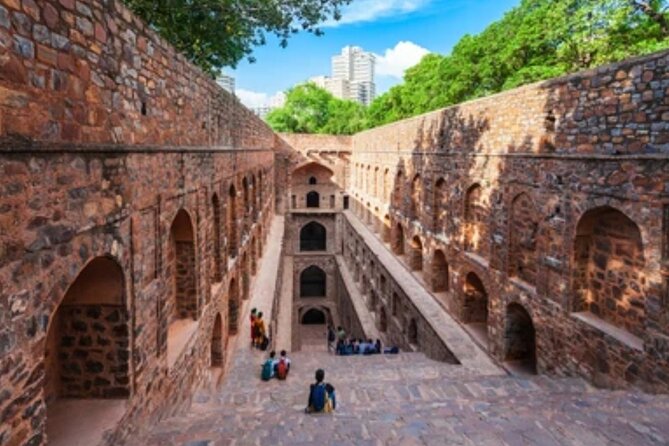 Delhi: City Sightseeing Private tour Half or Full-Day Option - Qutub Minar: the height you can feel in your photos