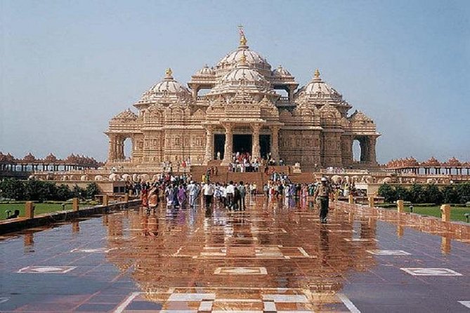 Delhi City Sightseeing Tour In a Private Car With Safe & Reliable Driver - Rastraapati Bhawan, Parliament House, Jantar Mantar, and India Gate: seeing the capitalscape