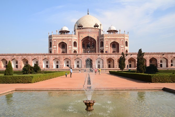 Delhi City Tour: Heritage and Cultural Gateways - Midday Landmarks in New Delhi: India Gate and Viceroy’s House Area