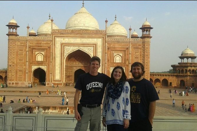 Delhi Day Tours with Lunch, Monument Entrance and Rickshaw Ride - The day’s flow: Old and New Delhi in one managed loop