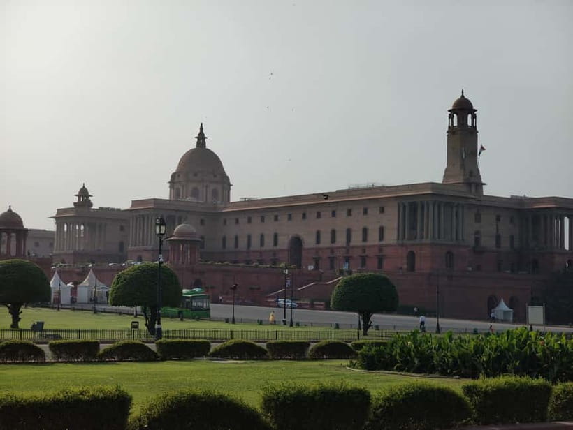 Delhi Diaries: Chaos, Culture & Charm - Drive-Pasts That Still Count: India Gate, Parliament, and Rashtrapati Bhavan