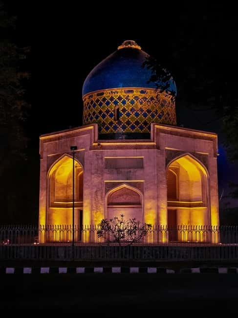 Delhi: Evening City Tour with Private Guide By Car - Night Delhi in One Go: What This Tour Does Well