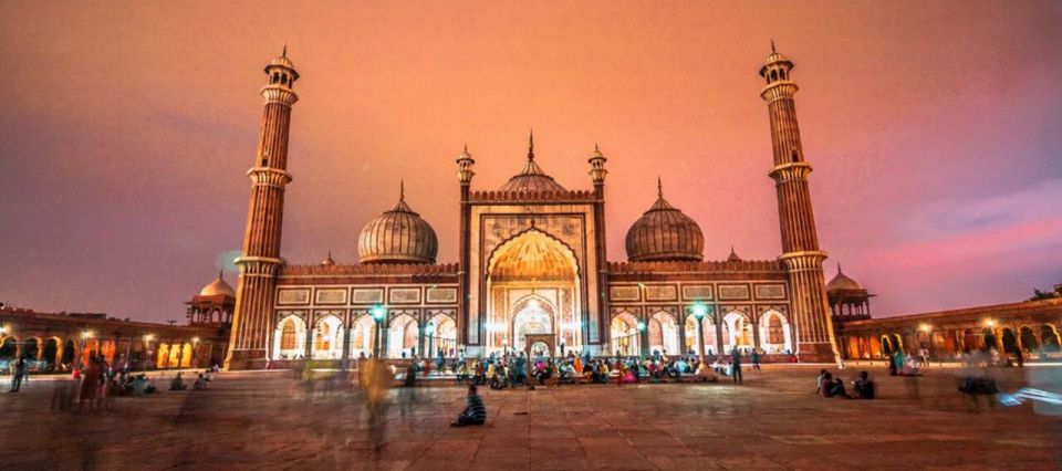 Delhi: Evening Tour of Old Delhi City with Guide - Khari Baoli Spice Market: The Smell-First Stop