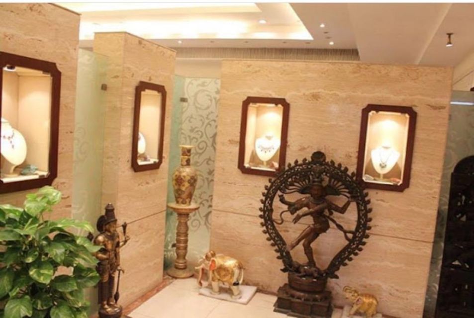 Delhi Exclusive Guided Shopping Tour in AC car and transfers - Carpets and durries: how to shop without getting lost