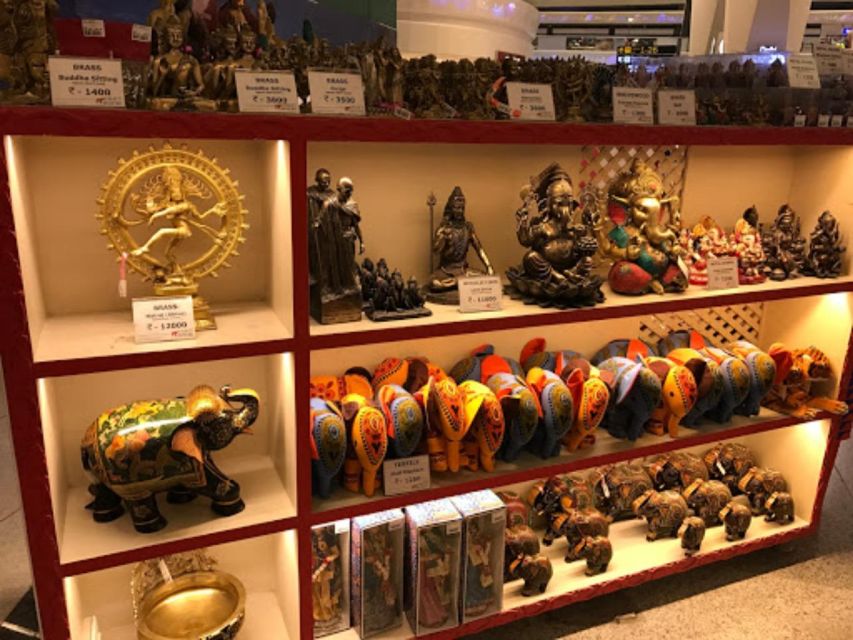 Delhi Exclusive Guided Shopping Tour in AC car and transfers - Handlooms and textile shopping that feels purposeful