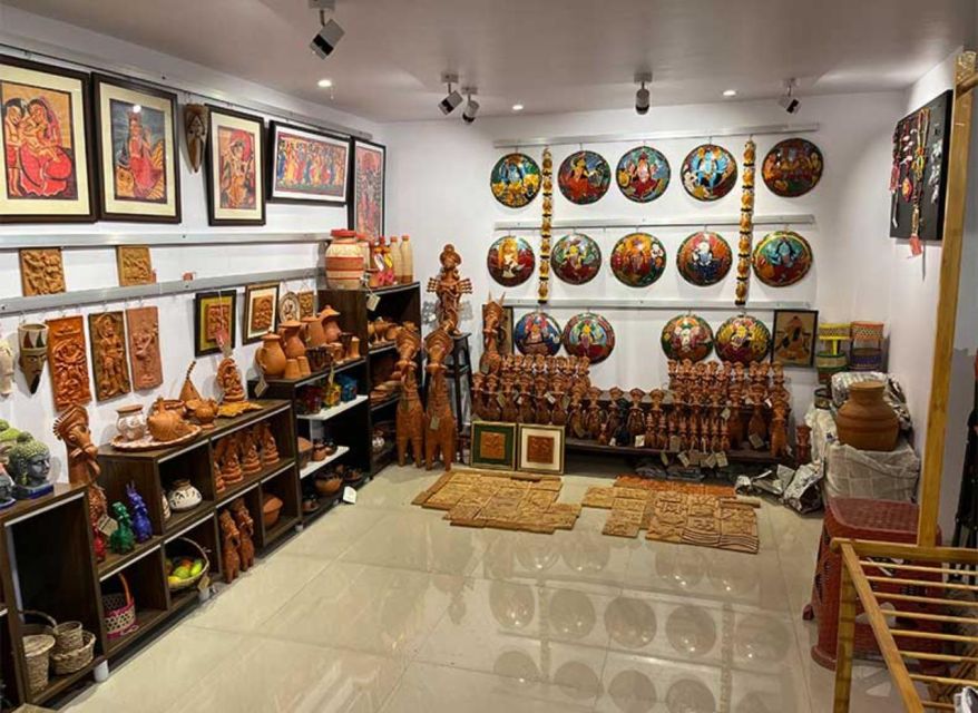 Delhi Exclusive Guided Shopping Tour in AC car and transfers - Jewelry shopping with less street pressure