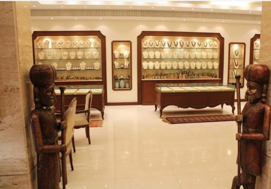 Delhi Exclusive Guided Shopping Tour in AC car and transfers - How the AC car, chauffeur, and timing make a difference