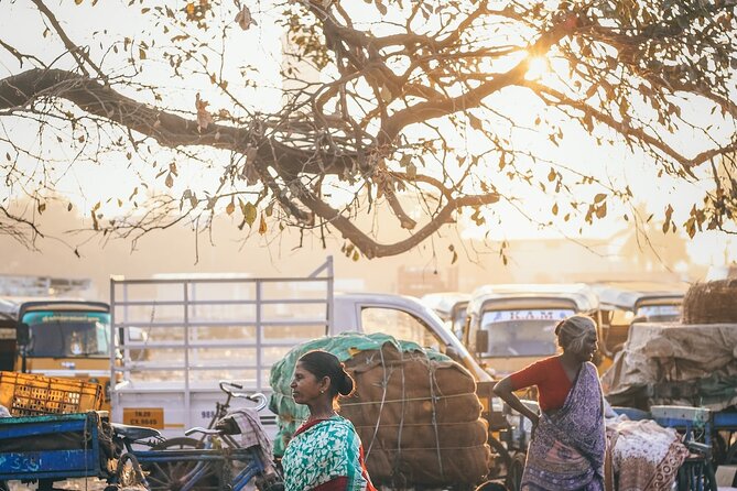 Delhi: Explore Old Delhi on Tuk Tuk with Shopping and Street Food - Ugrasen ki Baoli step well: a short stop with a big sense of place