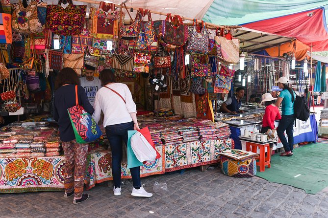 Delhi Flea and Street Markets Tour - How the guide’s bargaining tips change the whole experience