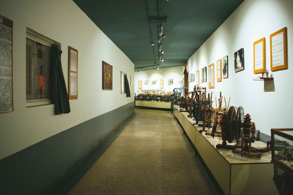 Delhi Footsteps of Mahatma Gandhi Half-Day Tour - Timing, traffic, and smart ways to plan your day