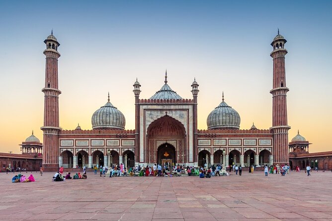 Delhi Full-Day Private Guided Tour - Agrasen Ki Baoli’s stepwell pause and Bangla Sahib’s community kitchen