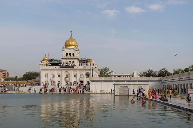 Delhi: Gurudwara Bangla Sahib Tour with Langar Meal - Pickup Around Delhi NCR, Then Straight to the Worship
